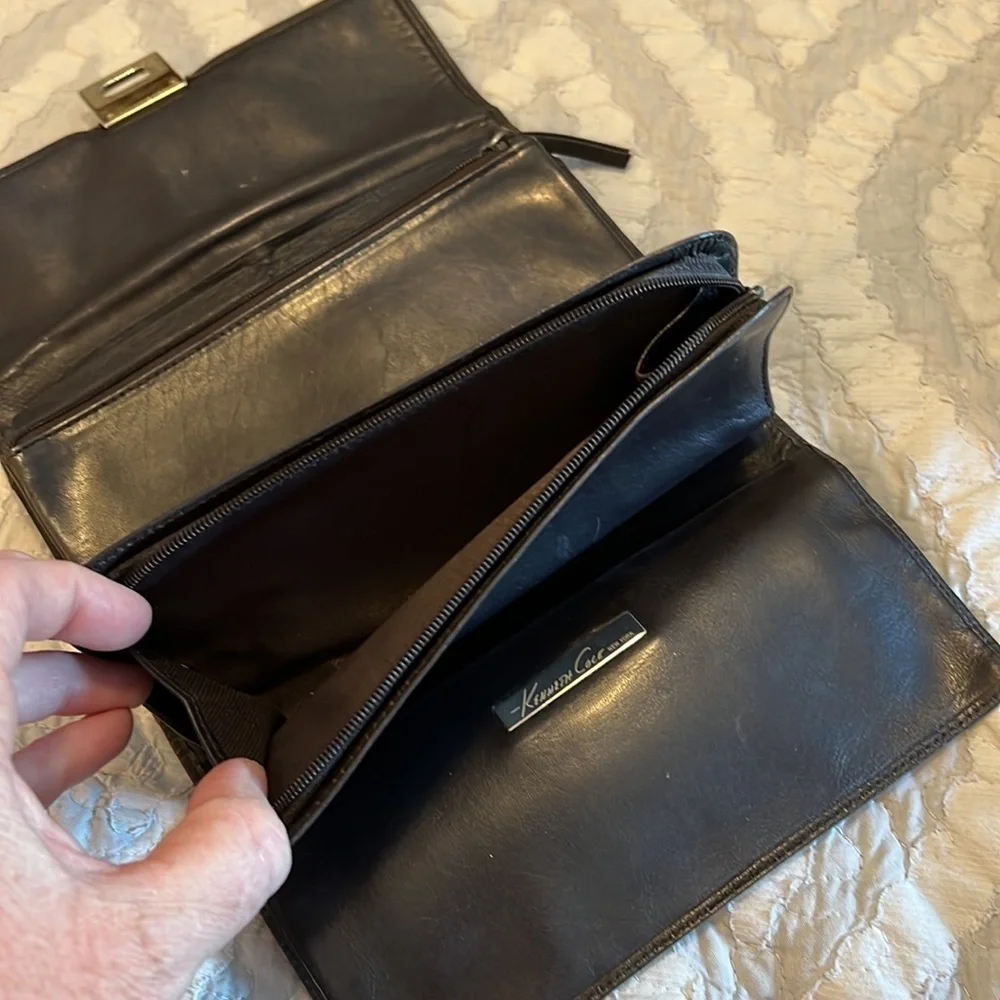 Kenneth Cole wallet. Deep brown/ black. Preppy. Vintage.